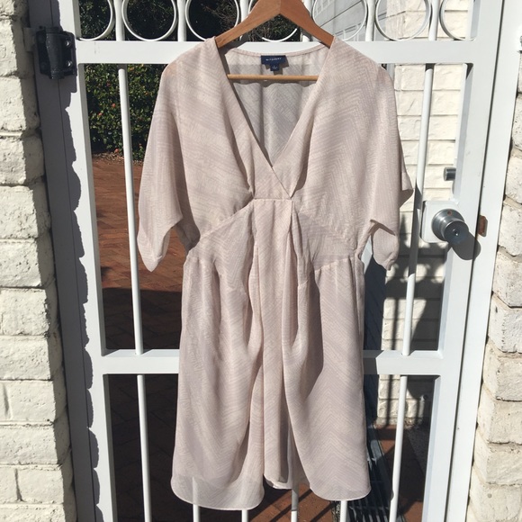 Witchery Dresses & Skirts - 🌟Host Pick🌟 Witchery Beige Loose Fitted Midi Dress Size L/14